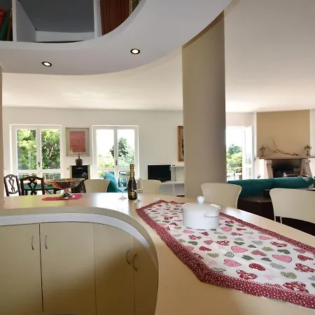 Villa Elegant In With Private Garden